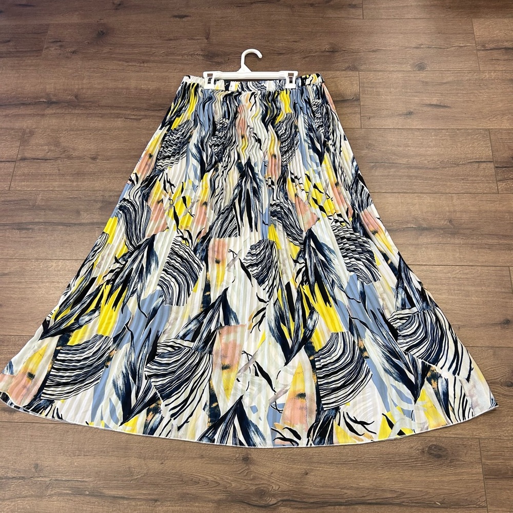 Addition Elle Floral Print Maxi Skirt - White, Navy, Yellow - Picture 6 of 8